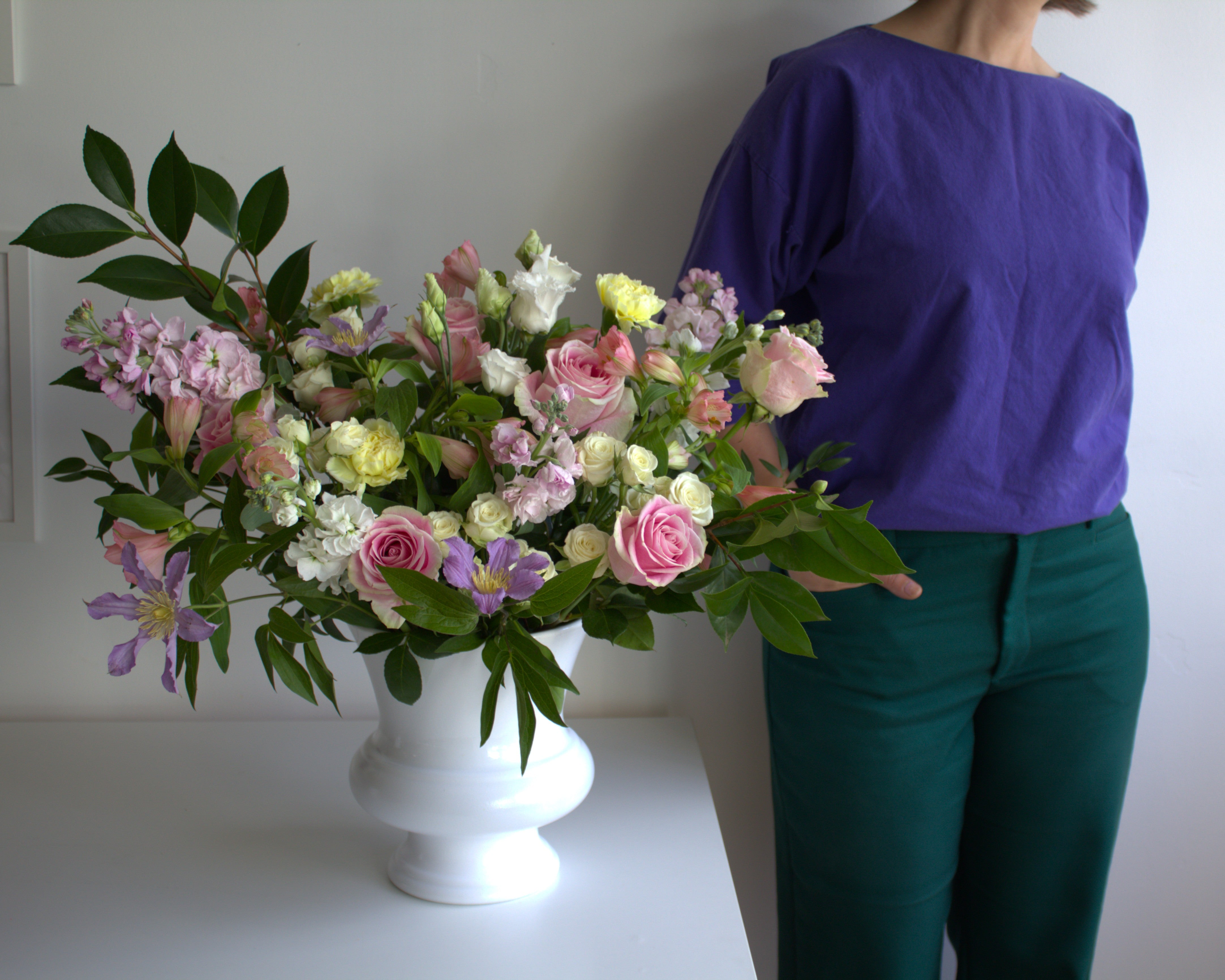 Wedding Ceremony Flowers In White Urn-style Vase (3 sizes)